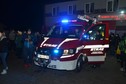 OSP Szynkielów ma nowy wóz strażacki. Witano go racami i fajerwerkami